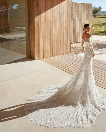 The Accessories That Elevate Your Wedding Dress