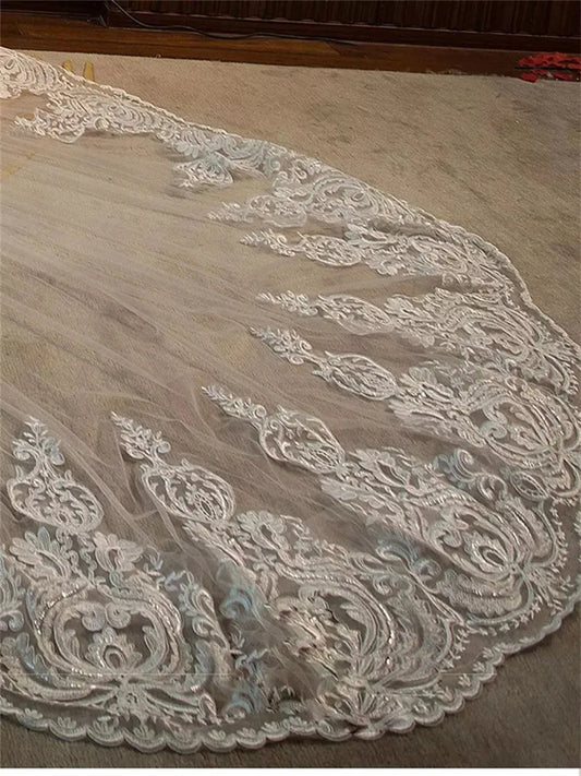Luxury High Quality White/Ivory  Long Bridal Veils Cathedral Length Lace Applique 4M Wedding Veil With Comb Wedding Accessories