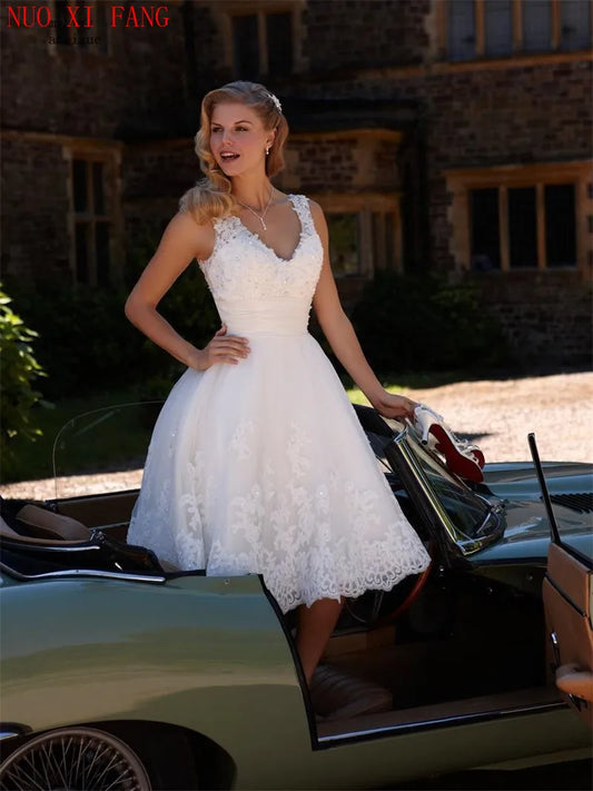 Customized V-neck Lace Applique Beaded A-line Wedding Dresses Tea Length Short Bridal Gowns vestido de novia robe de mariée