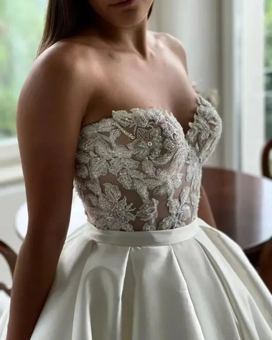 Customized Elegant  Wedding Dresses Ball Gown Simple Satin Sleeveless Sweetheart Bridal Dress Beads Lace Satin Bride Gown Custom
